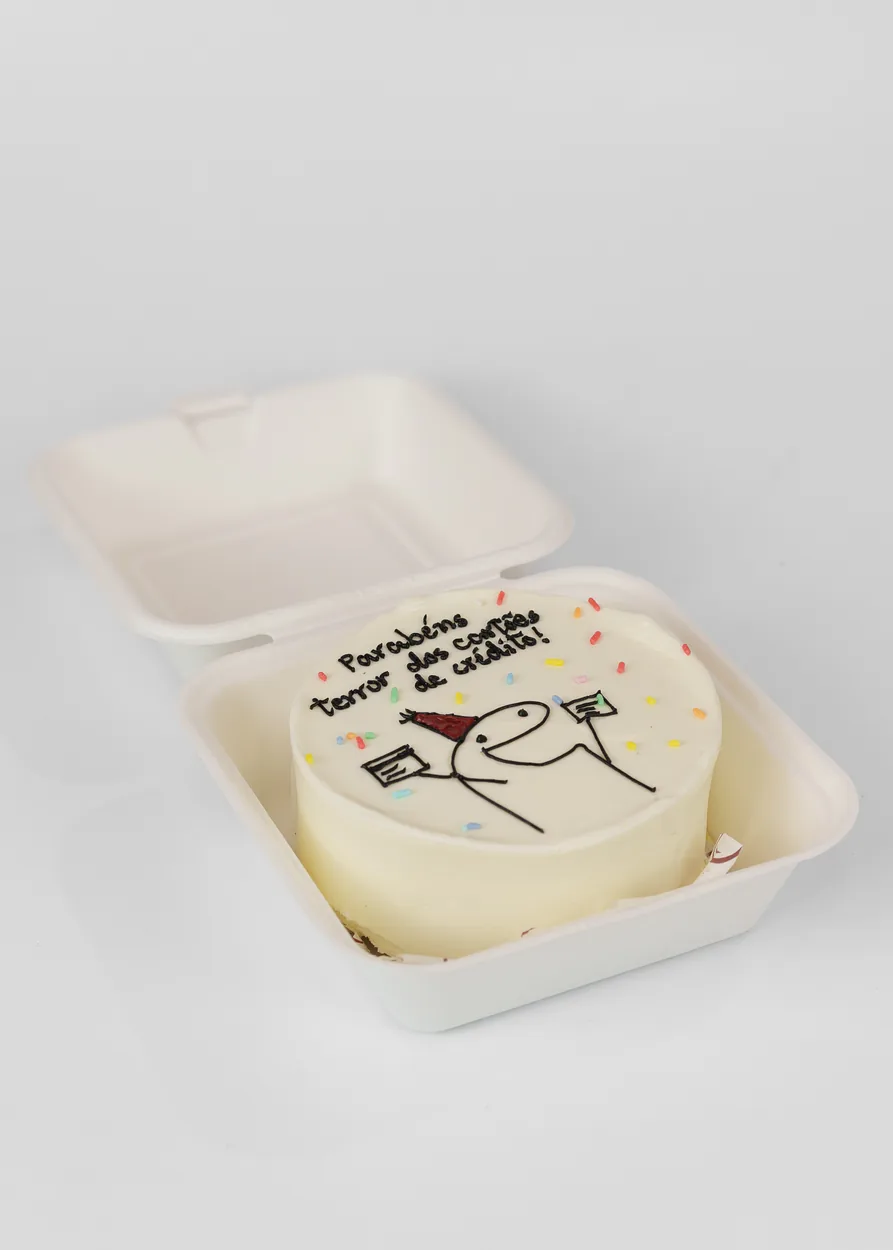 Bentô cake com personagem Flork e frase escrita na cobertura