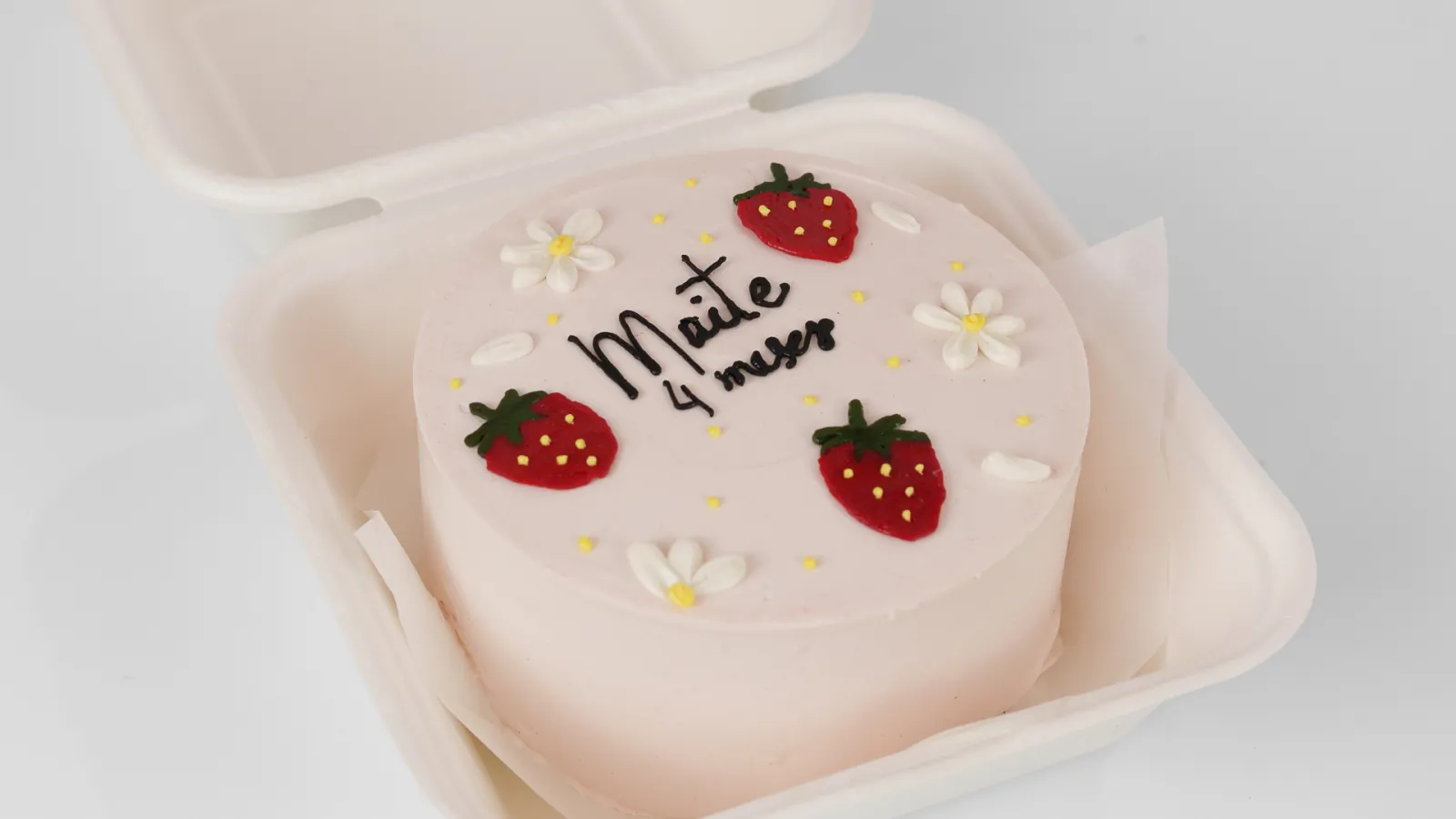 Bolo de aniversário Bentô Cake decorado à mão